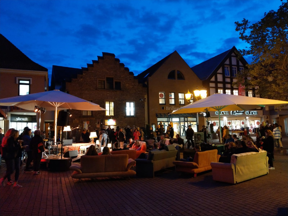 Der Blick auf den neuen Markt und das Wohnzimmerkonzert 