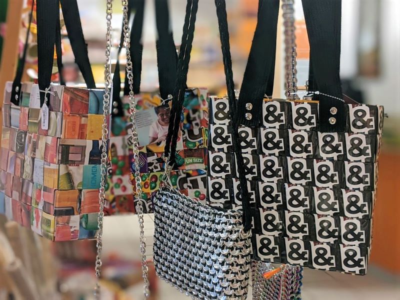 Taschen im Weltladen Ettlingen