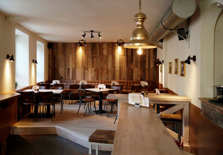 Innenansicht des Goldblond Ettlingen